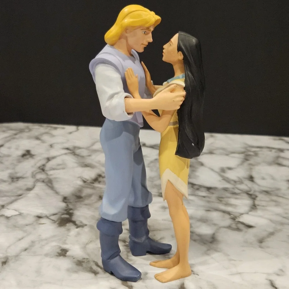 Vintage Disney Pocahontas Figurines Set Of 2 John Smith‎ Meeko Flit